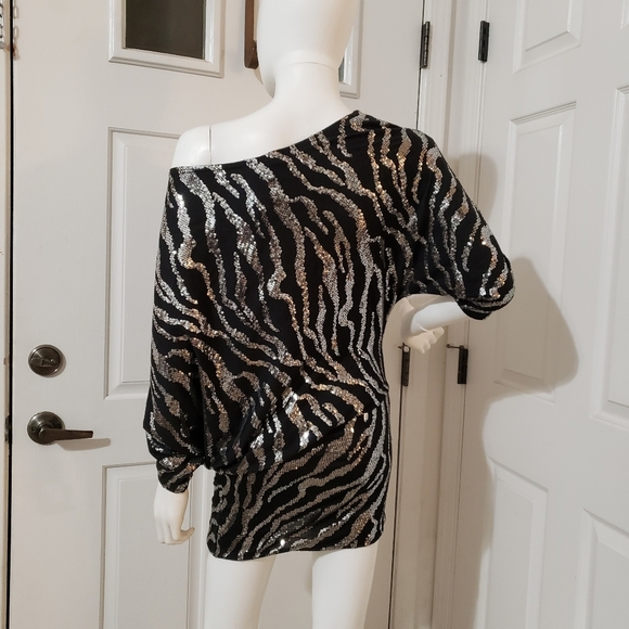 Snap asymmetrical black with silver sequin's dress size small - Picture 4 of 8